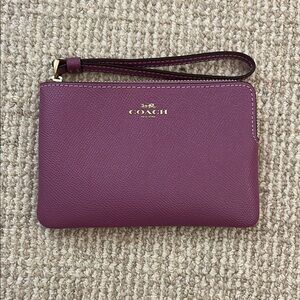 Brand New Leather Coach Wristlet Wallet in Magenta
